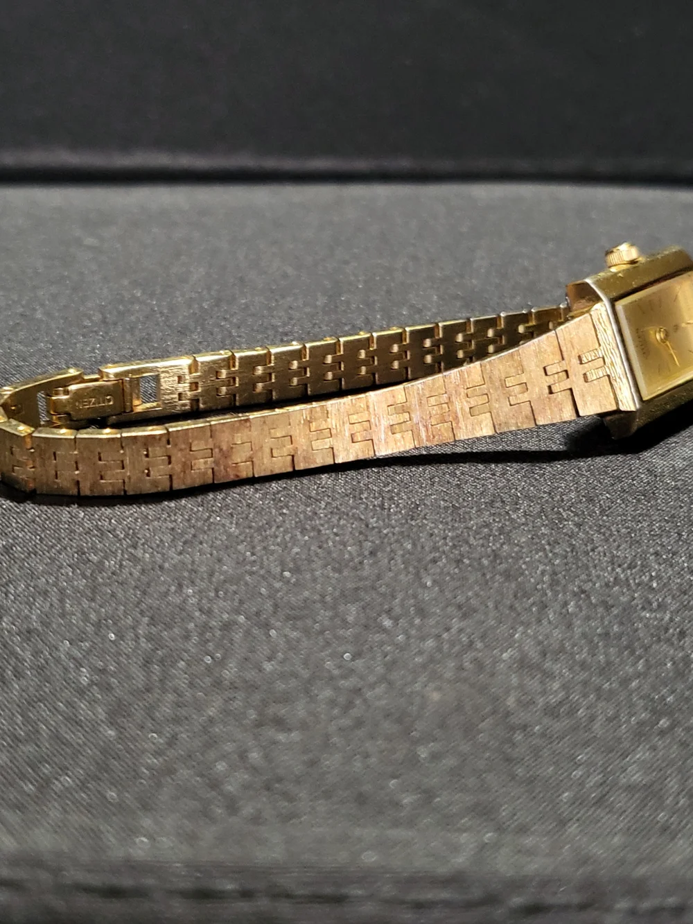 Citizen Quartz Gold-Tone Ladies Rectangle Watch 3220-S16911 Serial 571049